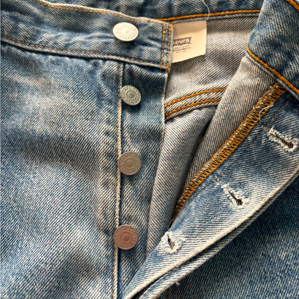 Levi’s 501 button jeans